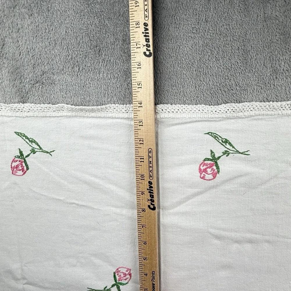 Vintage Ivory Table Runner Decor Floral Bouquet Embroidered Lace‎ Tulip Coquette